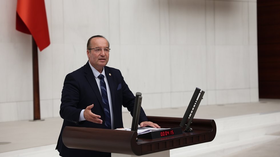 CHP&rsquo;li Akay: Eski bakanların yakınlarının, kanunun avantaj sağladığı şirketlerde &ccedil;alıştıklarını g&ouml;r&uuml;yoruz