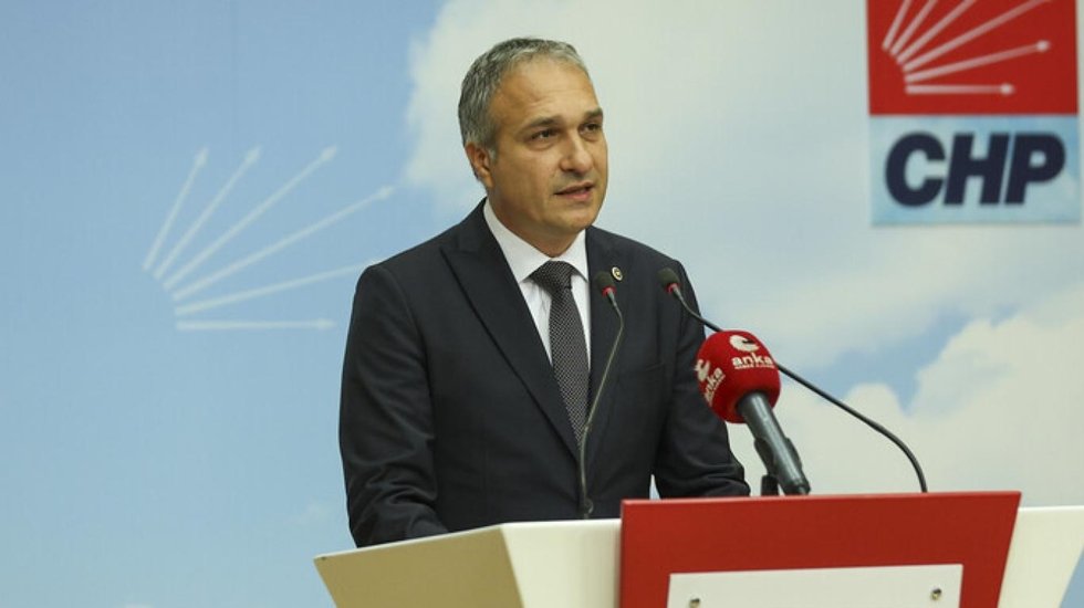 CHP'li Suat &Ouml;z&ccedil;ağdaş, MEB &ouml;n&uuml;nde oturma eylemi başlatacak