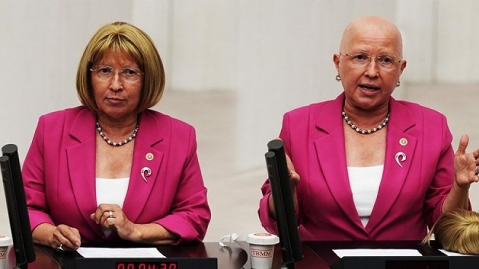 CHP'li vekilin ayakta alıkışlanan konuşması...