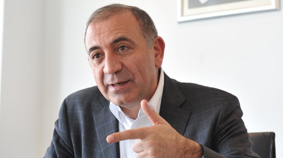 G&uuml;rsel Tekin: Aydınlık bir yarını, susturulmuş okullarla inşa edemezsiniz...