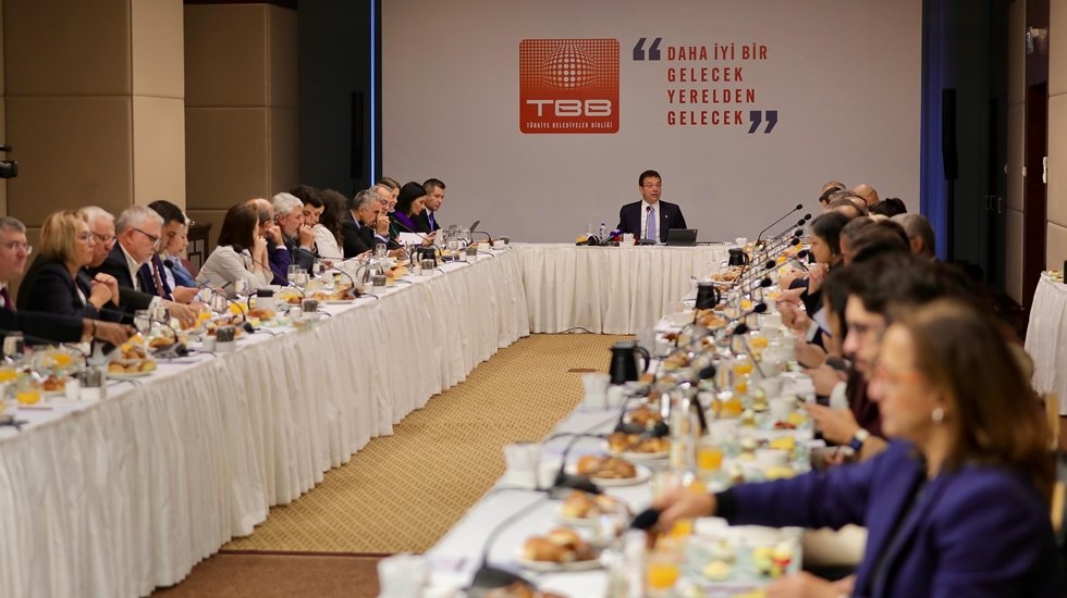 İmamoğlu, Ankara&rsquo;da gazetecilerin sorularını yanıtladı&hellip;