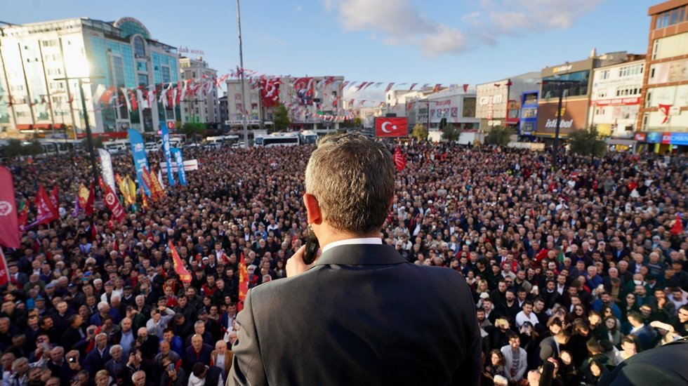 &Ouml;zg&uuml;r &Ouml;zel: Bizi ne yasaklar ne mahkemeler ne tehditler ne de kumpaslar durduramaz