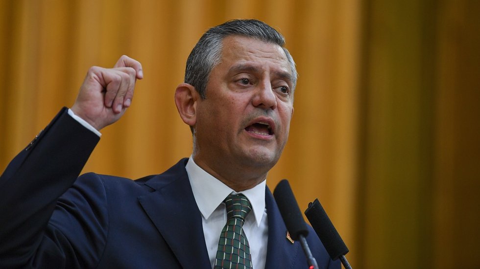 &Ouml;zg&uuml;r &Ouml;zel'den Bah&ccedil;eli'nin '&Ouml;calan' &ccedil;ağırısına ilk yanıt: 'Devlet Bey, hodri meydan!'