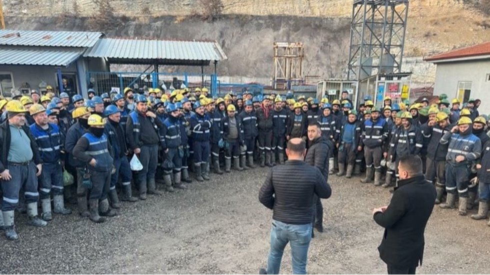 500 madenci, &ouml;zelleştirmeye karşı kendilerini yer altına kapattı