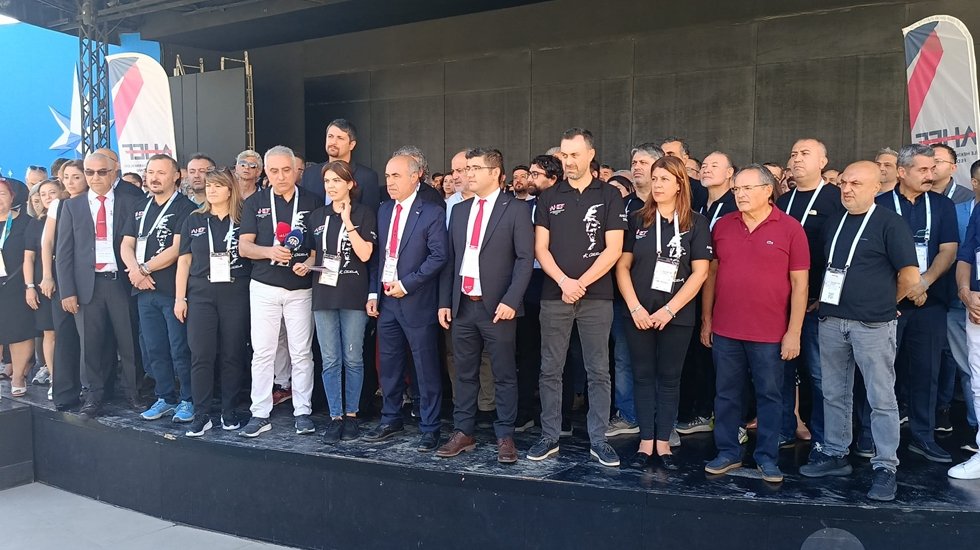 AHEF: Bakanlık her yerde g&uuml;zellemeler yaparak halkımızı kandırıyor&rdquo;