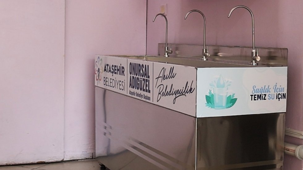 Ataşehir Belediyesi&rsquo;nden Okullara Su Arıtma Cihazları