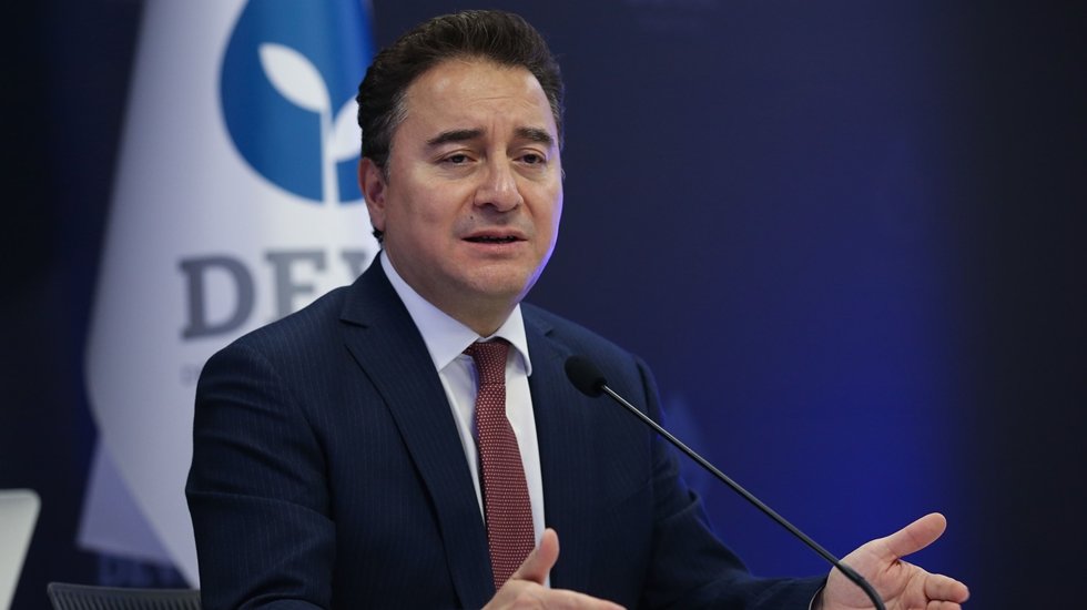 Babacan: Gen&ccedil;leri tutuklamak, Gazze i&ccedil;in ses &ccedil;ıkaranlara g&ouml;zdağı vermektir