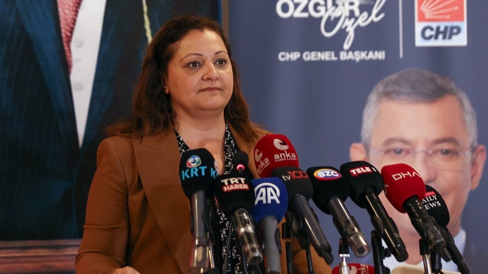 Burcu K&ouml;ksal, protestolara neden katılmadığını 'a&ccedil;ıkladı': Benim DEM'e karşı tavrım net&rdquo;