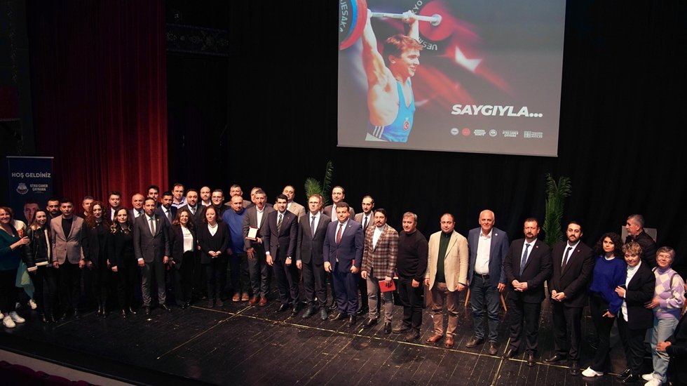 Cep Herk&uuml;l&uuml; Naim S&uuml;leymanoğlu&rsquo;nun adı Avcılar&rsquo;da yaşayacak