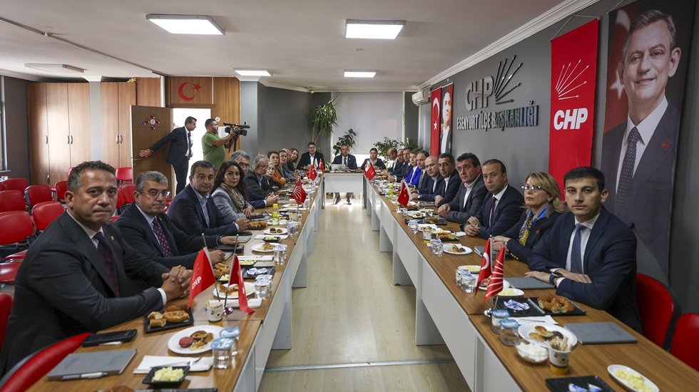 CHP MYK İstanbul'da olağan&uuml;st&uuml; toplandı