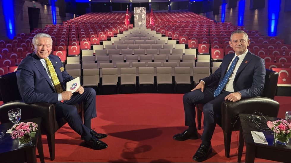 &Ouml;zg&uuml;r &Ouml;zel: "İBB'ye kayyum atanmasını hi&ccedil; tavsiye etmem"