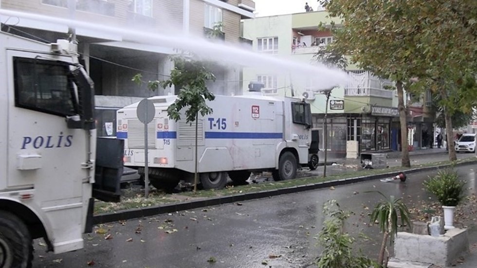 Muhalif sesler, &ouml;ğrenciler, gazeteciler, hukuk&ccedil;ular sosyal medyada tek tek susturuluyor...