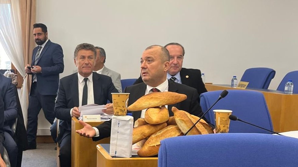 T&uuml;rkiye tamamıyla dışa bağımlı bir &uuml;lke haline getirildi...