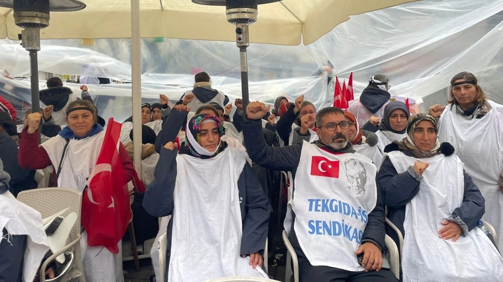 Polonez direnişini iş&ccedil;iler kazandı&hellip;