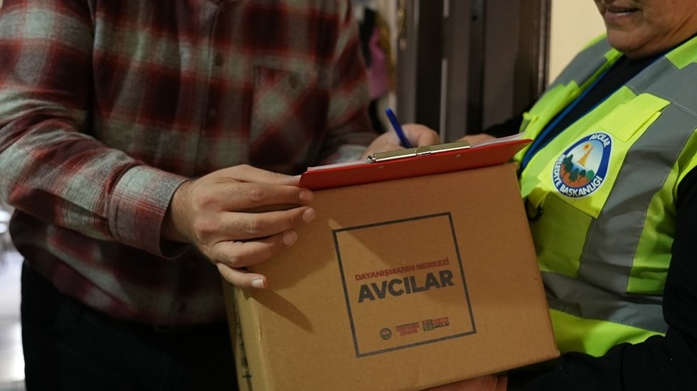 Avcılar Belediyesi&rsquo;nden gl&uuml;tensiz erzak desteği