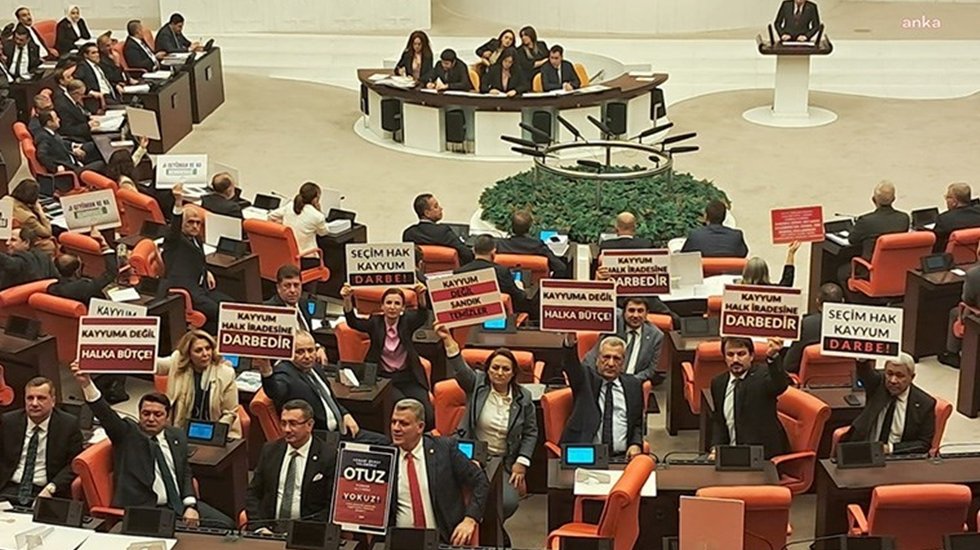 Bakan Yerlikaya&rsquo;ya kayyum protestosu&hellip;