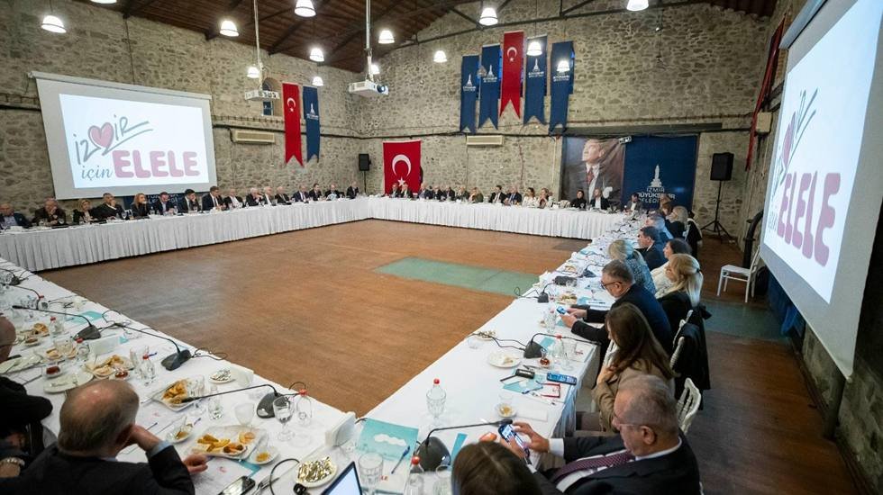 Başkan Tugay'dan &ccedil;ağrı: &ldquo;İzmir'deki t&uuml;m kurumların s&uuml;rece katılması gerekiyor&rdquo;