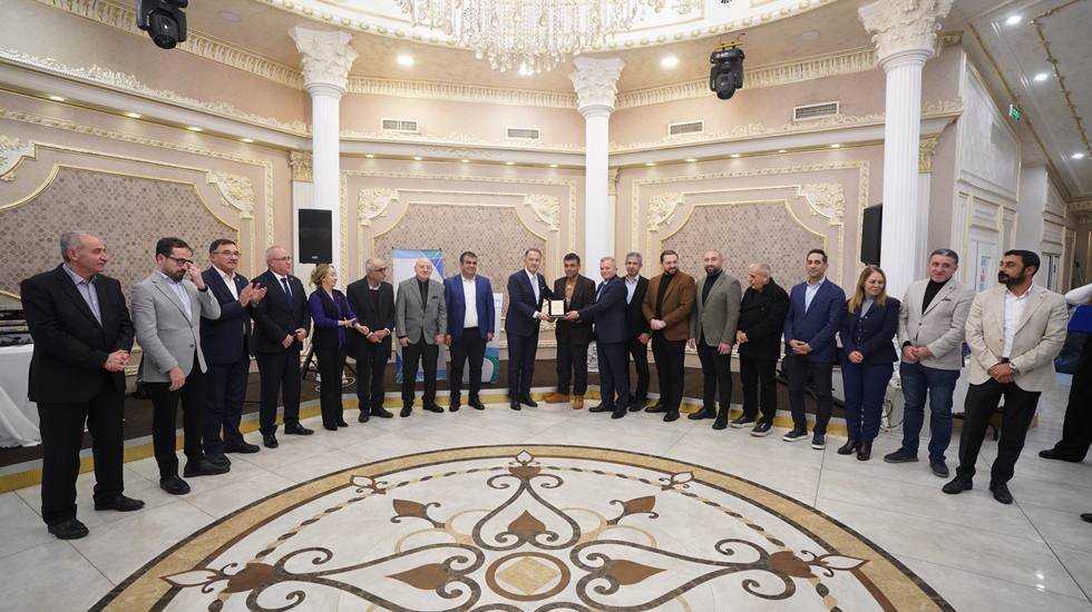 Beylikd&uuml;z&uuml; Belediyesi emekli olan 90 personeli i&ccedil;in veda programı d&uuml;zenledi