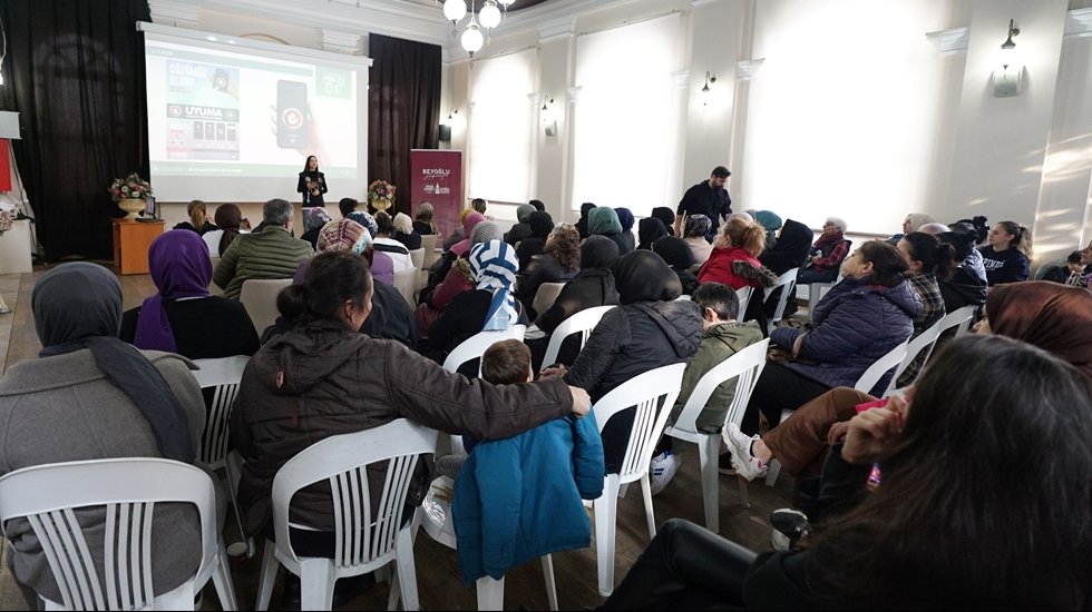 Beyoğlu'nda "En İyi Narkotik Polis: Anne" seminerleri başladı