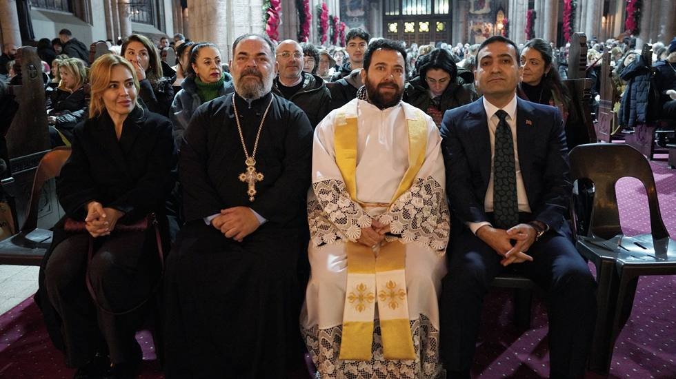 Beyoğlu&rsquo;nda Noel Bayramı barış ve birlik mesajlarıyla kutlandı