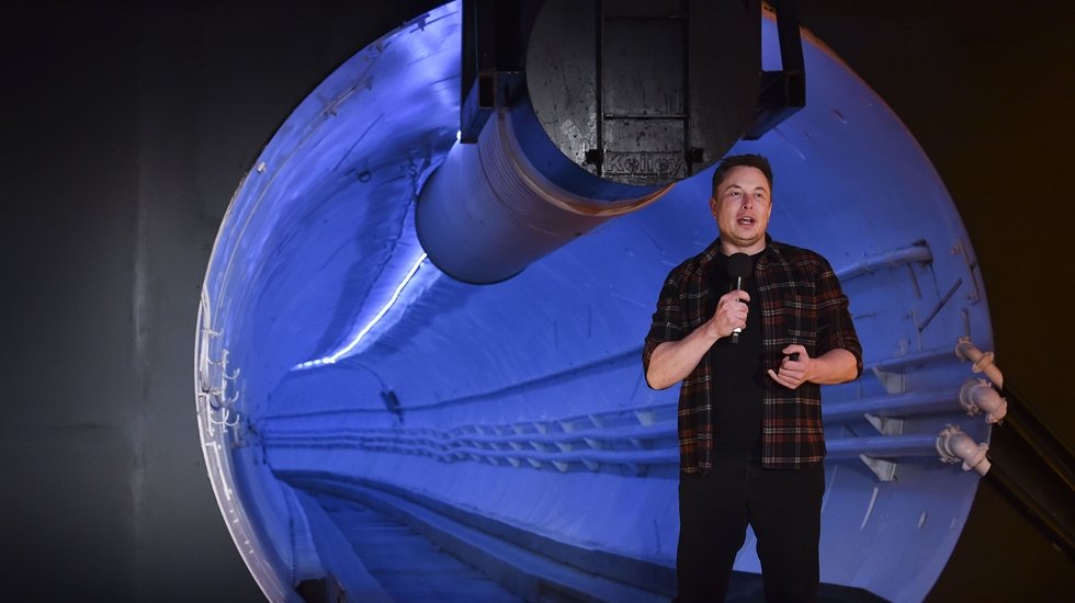 Elon Musk&rsquo;dan Londra ile New York&rsquo;u birbirine bağlayacak 5 bin kilometrelik t&uuml;nel!