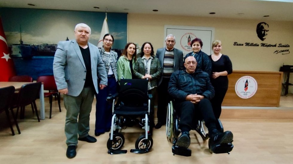 Engelli vatandaş tam otomatik tekerlekli sandalyesine kavuştu