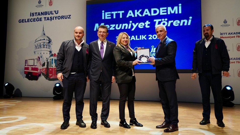 İmamoğlu: 'Bu &uuml;lkenin Cumhurbaşkanı da İETT'nin &ccedil;alışanıydı...'