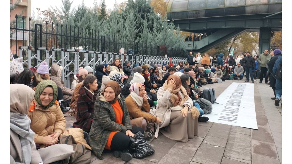 20 bin &ouml;ğretmen atamasında m&uuml;lakat krizi Meclis g&uuml;ndemine taşındı...