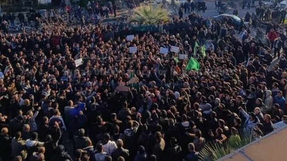 Suriye&rsquo;de Aleviler sokağa &ccedil;ıktı&hellip;
