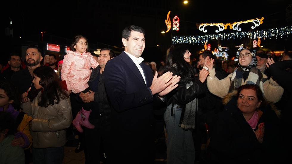 Avcılar Havuz Meydanı&rsquo;nda d&uuml;zenlenen unutulmaz gece...