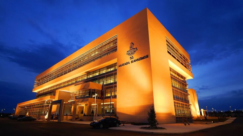 İktidar, AYM&rsquo;nin, iptal ettiği d&uuml;zenlemeleri yeniden Meclis&rsquo;e sundu