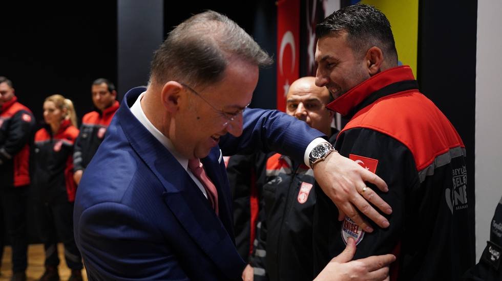 Beylikd&uuml;z&uuml; Nefes Arama Kurtarma Ekipleri akreditasyon sertikalarını aldı