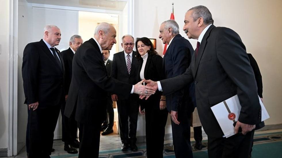 DEM Parti'nin bayramdaki ilk adresi MHP...