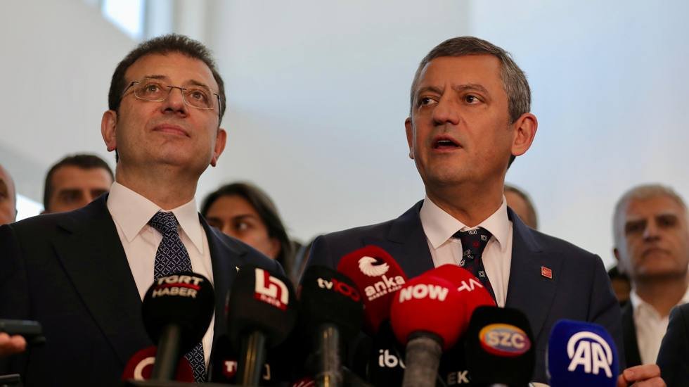 İmamoğlu'nun diplomasının iptal edilmesine &Ouml;zg&uuml;r &Ouml;zel'den ilk tepki&hellip;