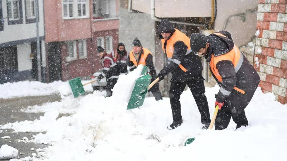 Altınordu&rsquo;da Belediye ekiplerinden 7/24 karla m&uuml;cadele&hellip;