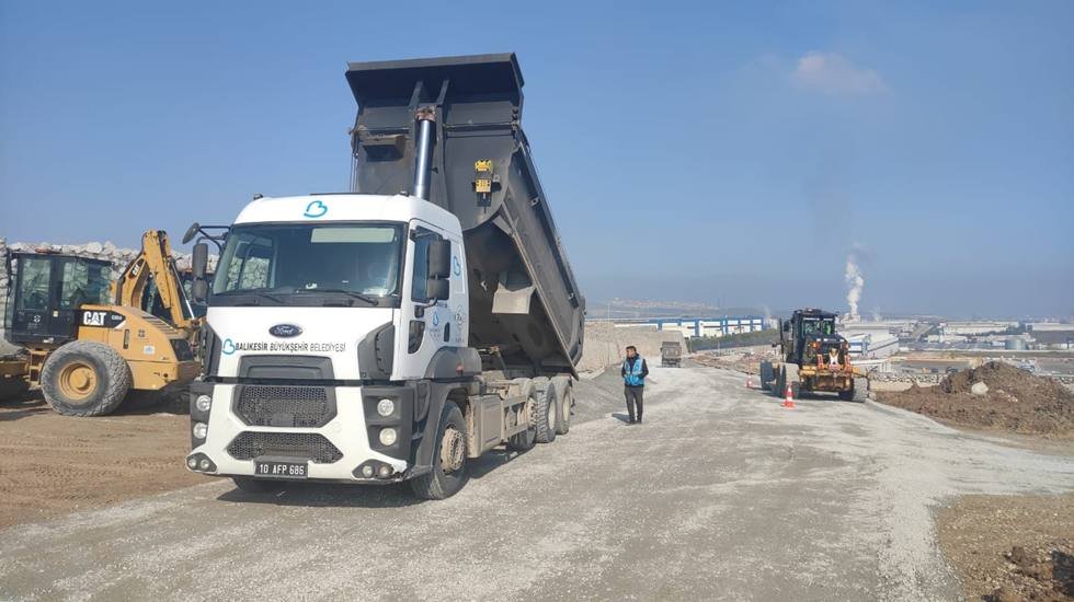 Balıkesir B&uuml;y&uuml;kşehir&rsquo;den OSB&rsquo;de 7/24 &ccedil;alışma