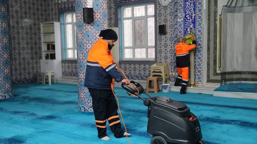 Bayrampaşa Belediyesi camilerde Ramazan temizliğine başladı&hellip;