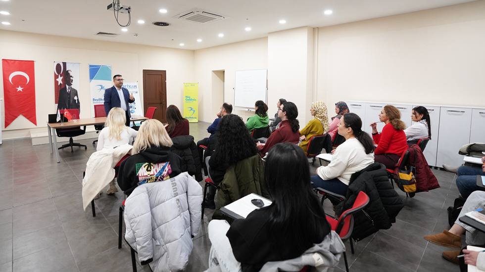 Beylikd&uuml;z&uuml; Belediyesi Kariyer Merkezi&rsquo;nde &lsquo;Uygulamalı Muhasebe Eğitimi...