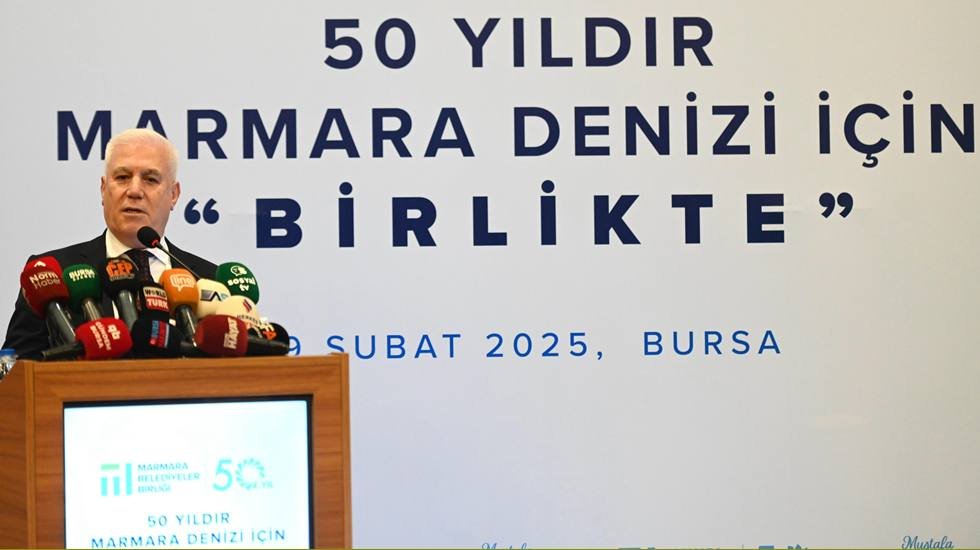 Bursa B&uuml;y&uuml;kşehir Belediye Başkanı Bozbey: "Marmara&rsquo;nın &ccedil;ığlığını duymazdan gelemeyiz"
