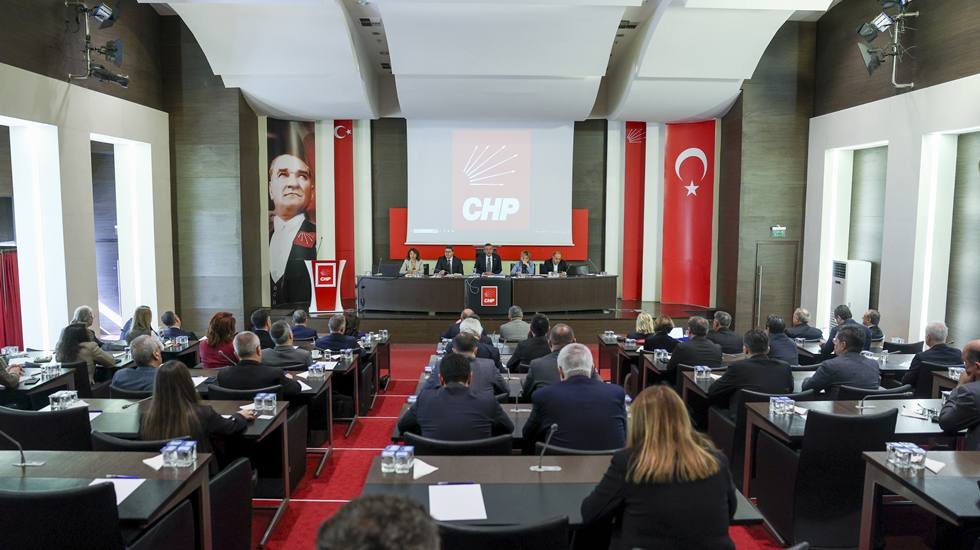 CHP'de şimdi de G&ouml;zler TBMM grup toplantısı'na &ccedil;evrildi