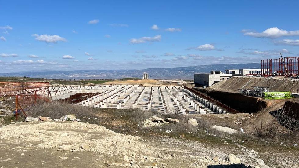 CHP'li Arpacı: "İnsanlara artık doğruyu s&ouml;yleyin! Bu hastane zamanında a&ccedil;ılabilir mi?"