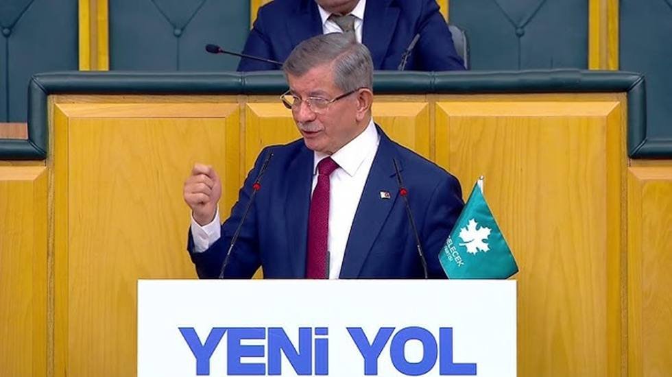 Davutoğlu u&ccedil;uşa ge&ccedil;ti: Referandum yapsınlar Gazze'yi T&uuml;rkiye'ye bağlansınlar