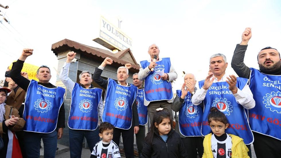 Grevdeki Yolbulan iş&ccedil;isi sesini duyurmak i&ccedil;in Ankara yollarına &ccedil;ıkıyor...