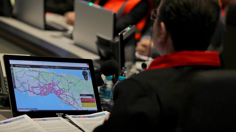 İmamoğlu, AKOM&rsquo;dan İstanbullulara &ccedil;ağrı yaptı&hellip;