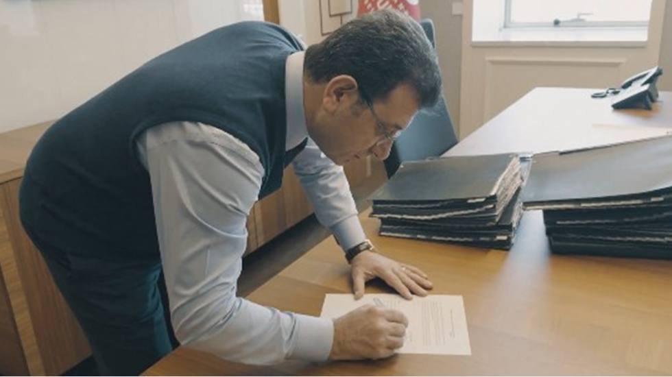 İmamoğlu , &ouml;nse&ccedil;im i&ccedil;in adaylık başvurusunu resmi olarak yaptı.