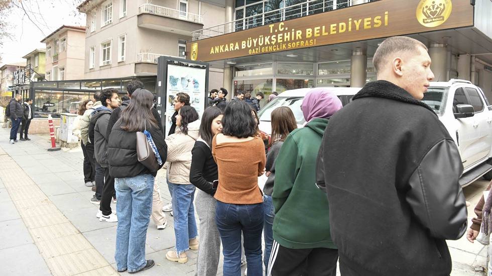 Kızılay 100. Yıl Gen&ccedil;lik Sofrası Ramazan ayı boyunca sahurda da a&ccedil;ık olacak