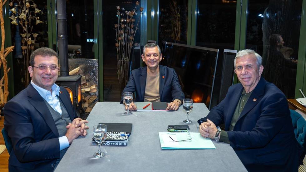 &lsquo;&Uuml;&ccedil;l&uuml; g&ouml;r&uuml;şme'nin perde arkasını anlatan İmamoğlu'na 'adaymısınız?' sorusu!