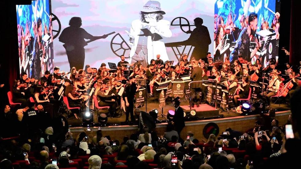 M&uuml;ziğin efsaneleri unutulmadı...