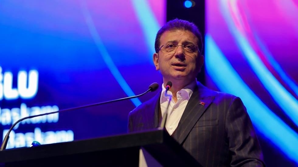 &Ouml;ylesi bir kentte yaşıyoruz ki; Medeniyetleri buluşturuyor, kıtaları buluşturuyor, dilleri, inan&ccedil;ları buluşturuyor.