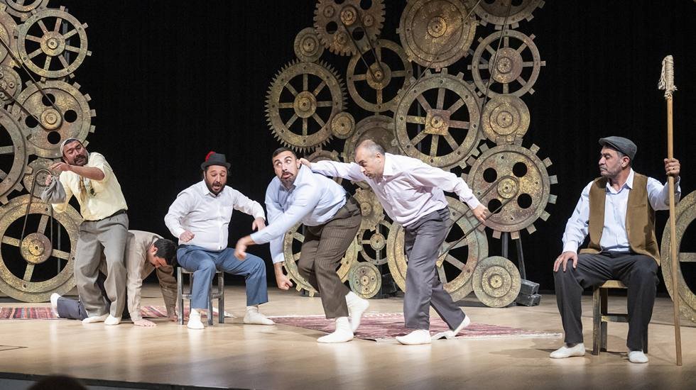 Şehir Tiyatrosu&rsquo;nun sahnelediği &lsquo;Misafir&rsquo; sanatseverlerle buluştu